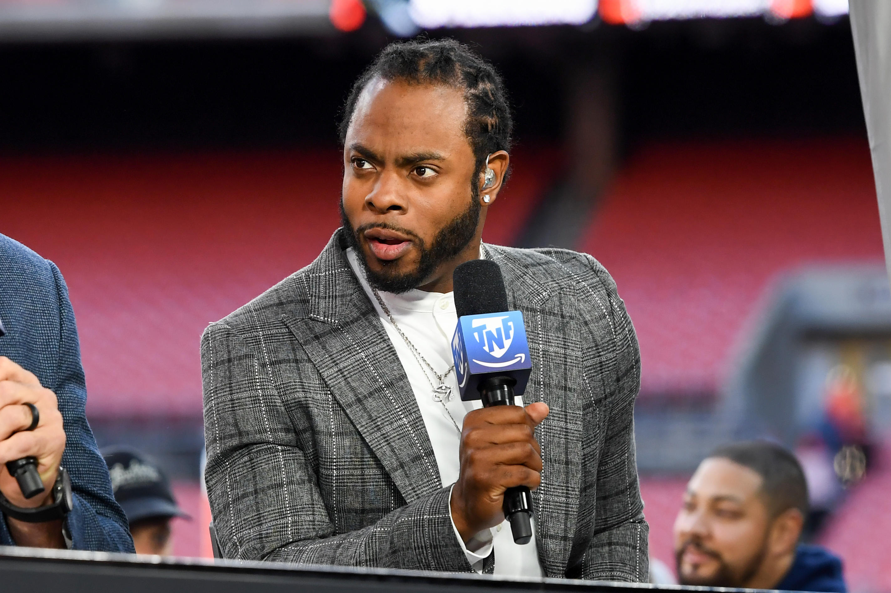 Richard Sherman rips Russell Wilson, Broncos over decision to not run ball on final play in loss to Colts