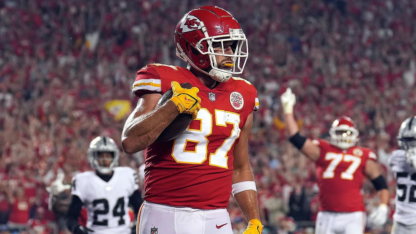 NFL DFS Sunday Night Football picks: Chiefs vs. Titans daily Fantasy lineup advice for DraftKings, FanDuel
