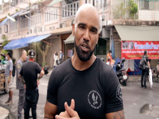 'S.W.A.T.': Watch Hodo and Deacon Discuss Crime at the Community Center (Exclusive)