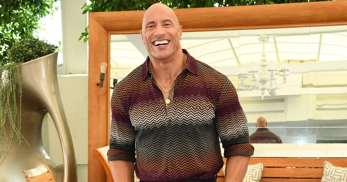 Dwayne Johnson’s Daughters Give Him a Pink Lipstick Makeover