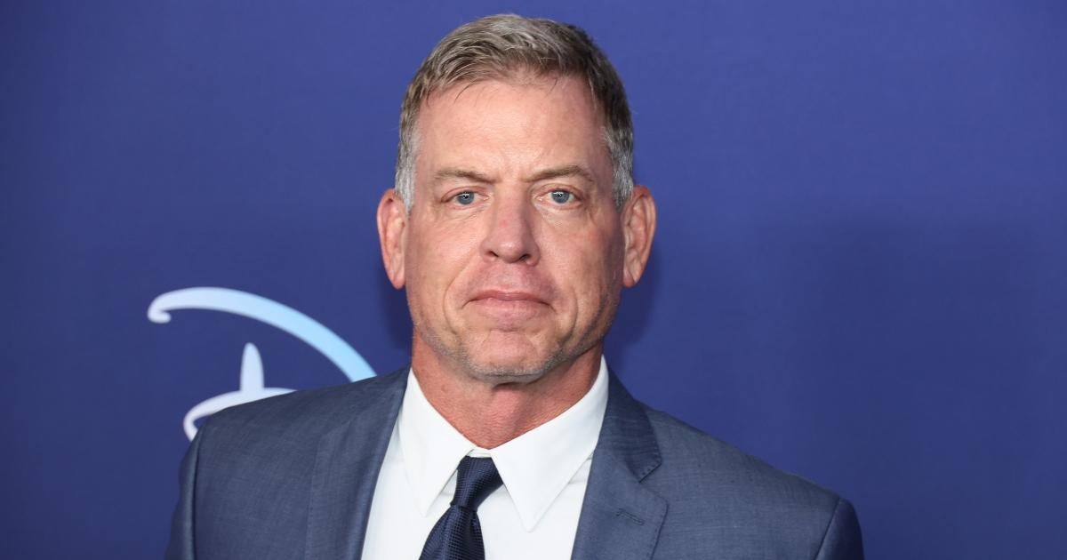 troy-aikman-addresses-take-dresses-off-comment-monday-night-football