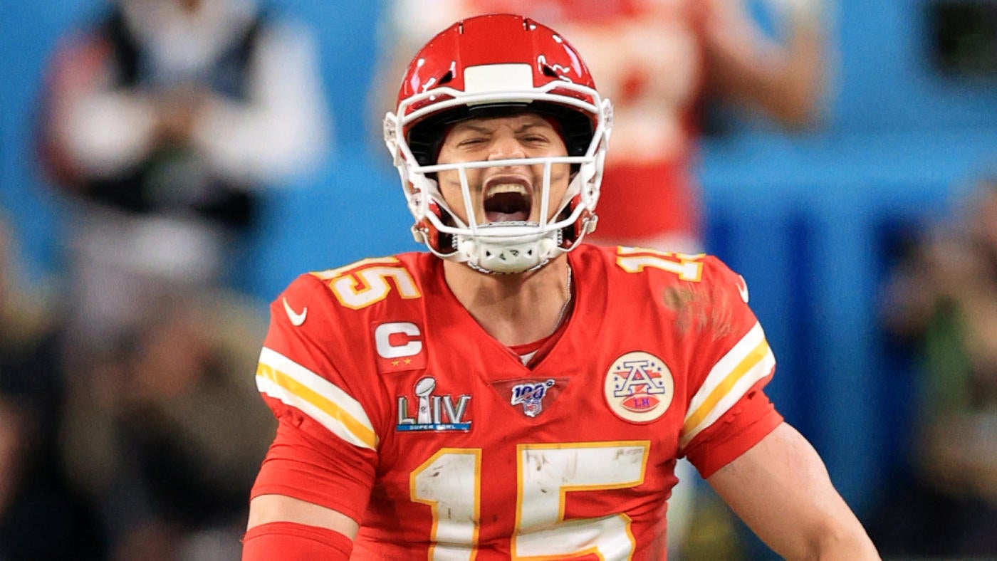 NFL Week 6 picks against the spread: Dolphins topple Vikings, Chiefs take down Bills, shootout in Seattle