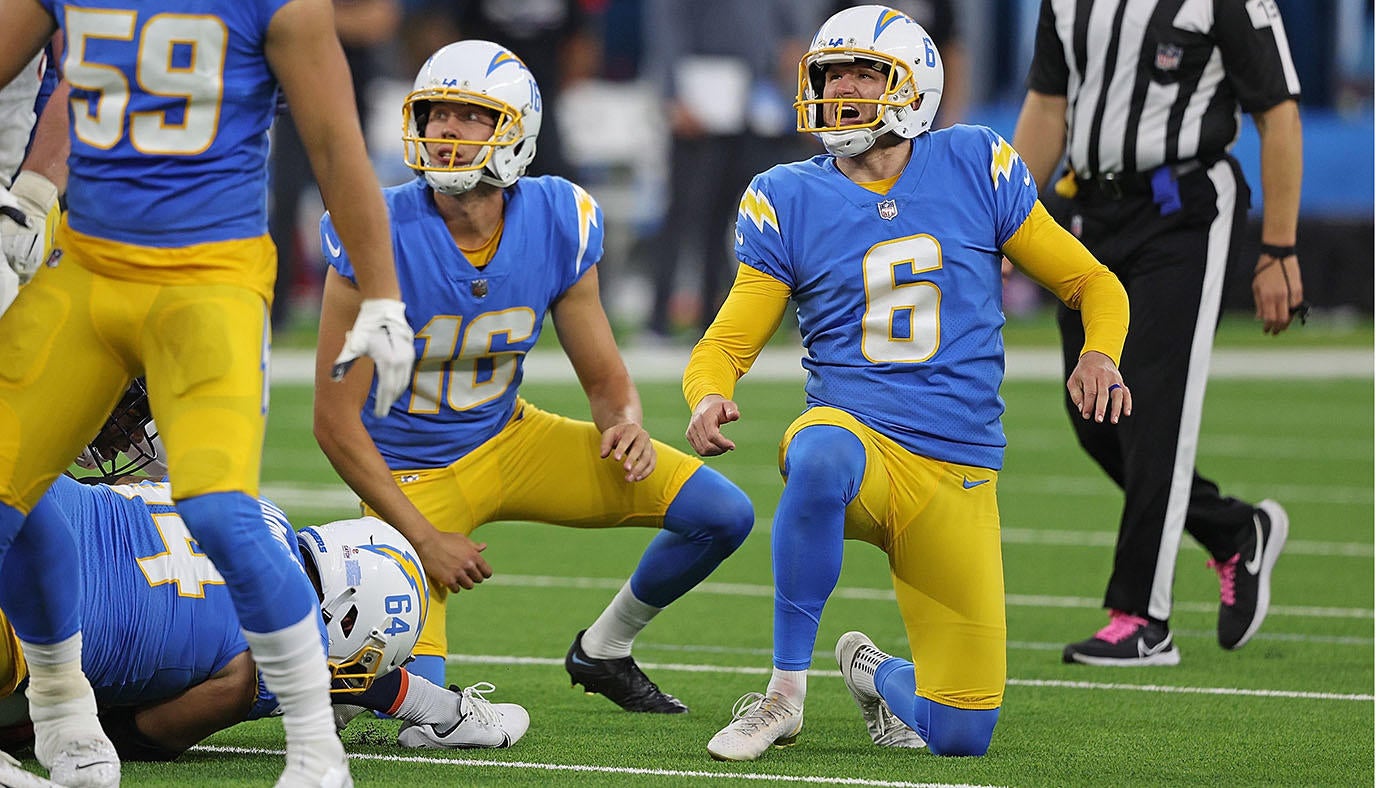 Chargers' Dustin Hopkins felt like he was being 'stabbed' on FG attempts vs. Broncos, reportedly out 2-4 weeks