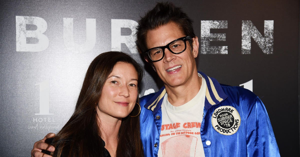 johnny-knoxville-naomi-nelson