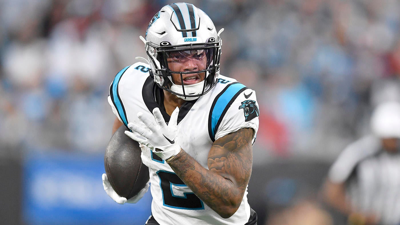 2023 NFL Mock Draft: Green Bay acquires D.J. Moore via trade; Patriots, Chiefs initiate player swap