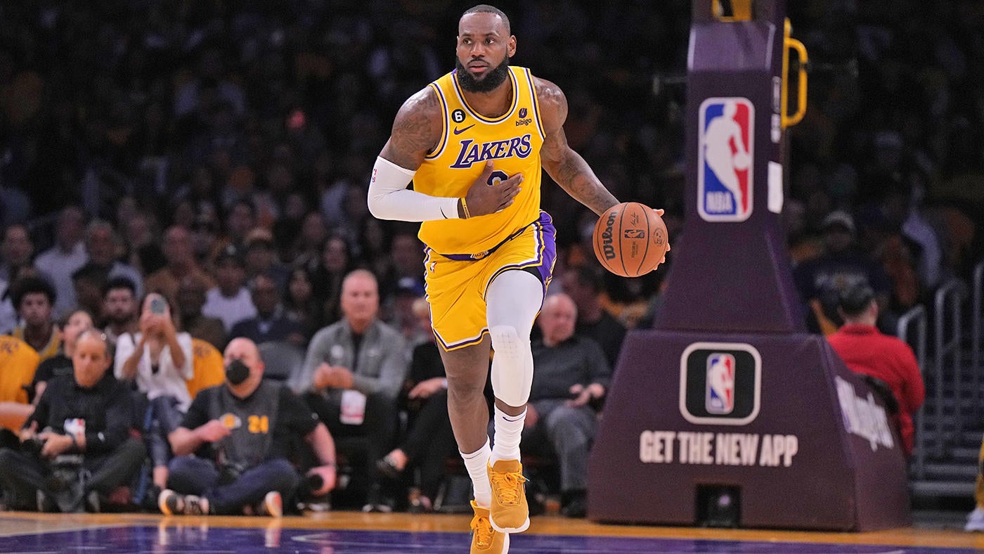 
                        NBA DFS: Top DraftKings, FanDuel daily Fantasy basketball picks for Oct. 26, 2022 include LeBron James
                    