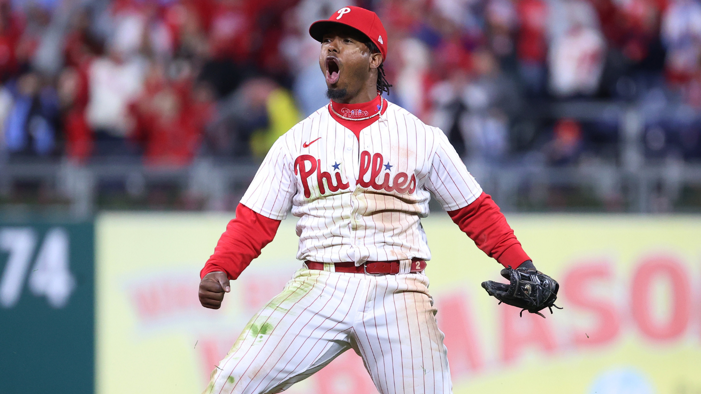 Phillies hit 4 homers, rally past Padres to take 3-1 lead in NLCS