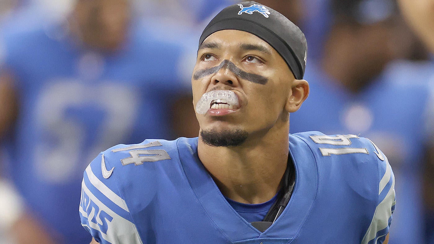 Lions' Amon-Ra St. Brown suffers concussion in first quarter vs. Cowboys, ruled out for game