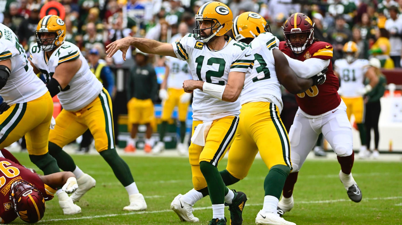 LOOK: Packers fall short of pulling off wild, game-winning lateral on final play in loss to Commanders
