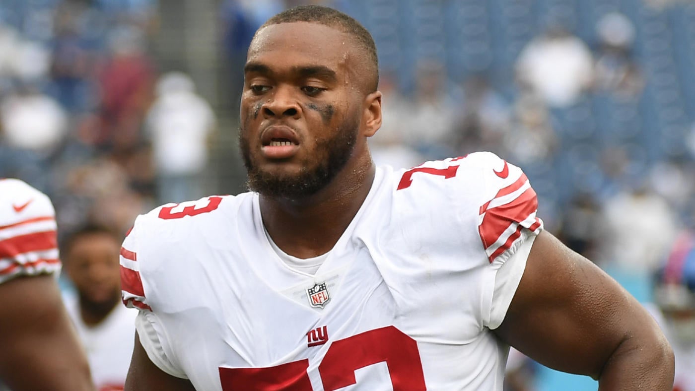 Giants first-round pick Evan Neal carted off against Jaguars, ruled out with knee injury