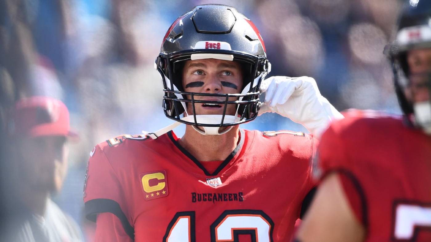 Tom Brady explains why he won't retire in the middle of the season no matter how bad things get for Buccaneers