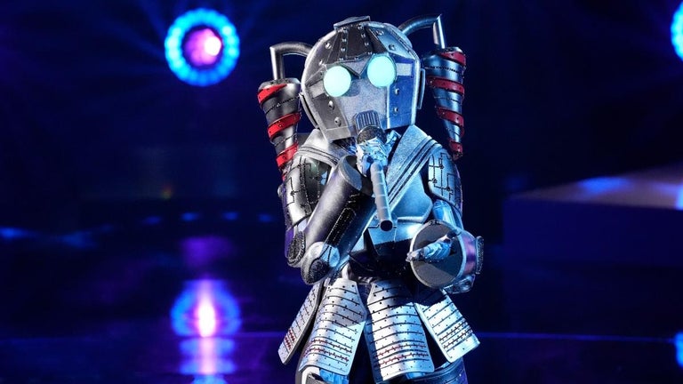 'The Masked Singer': Robo Girl Is a TV Star
