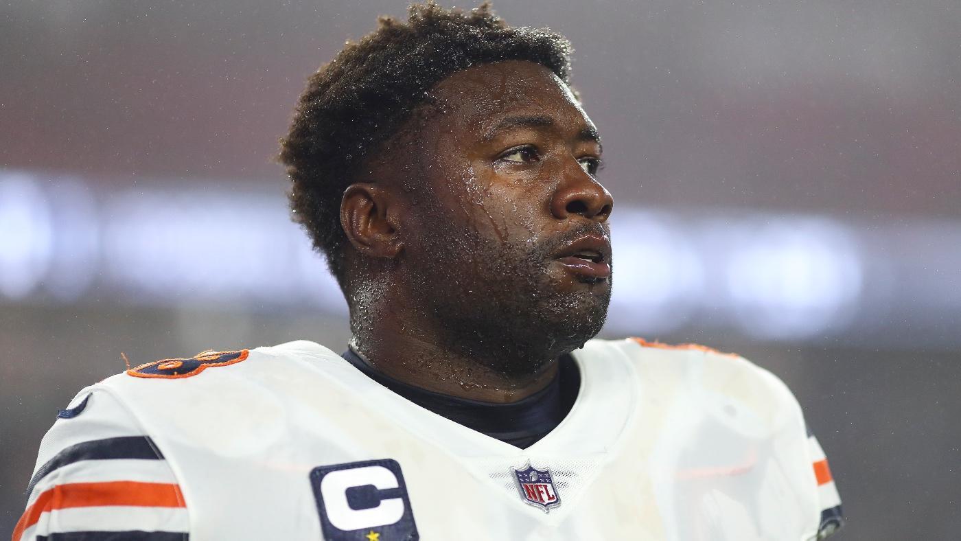 WATCH: Bears' Roquan Smith gets emotional when asked about Robert Quinn trade