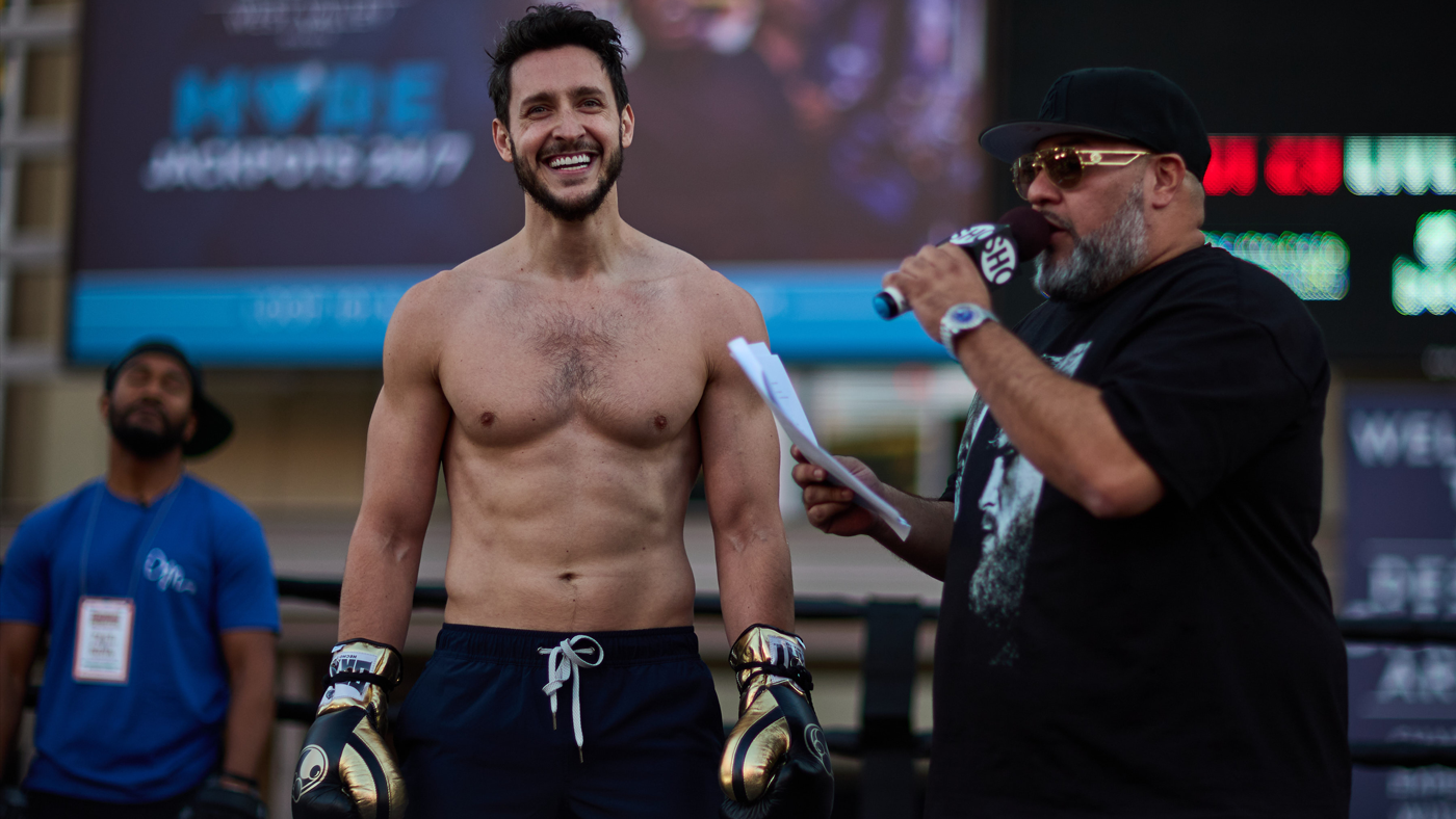 Undercard Jake Paul vs. Anderson Silva: Dr. Mike Varshavski berharap dapat menginspirasi penggemar dalam debut tinju profesionalnya