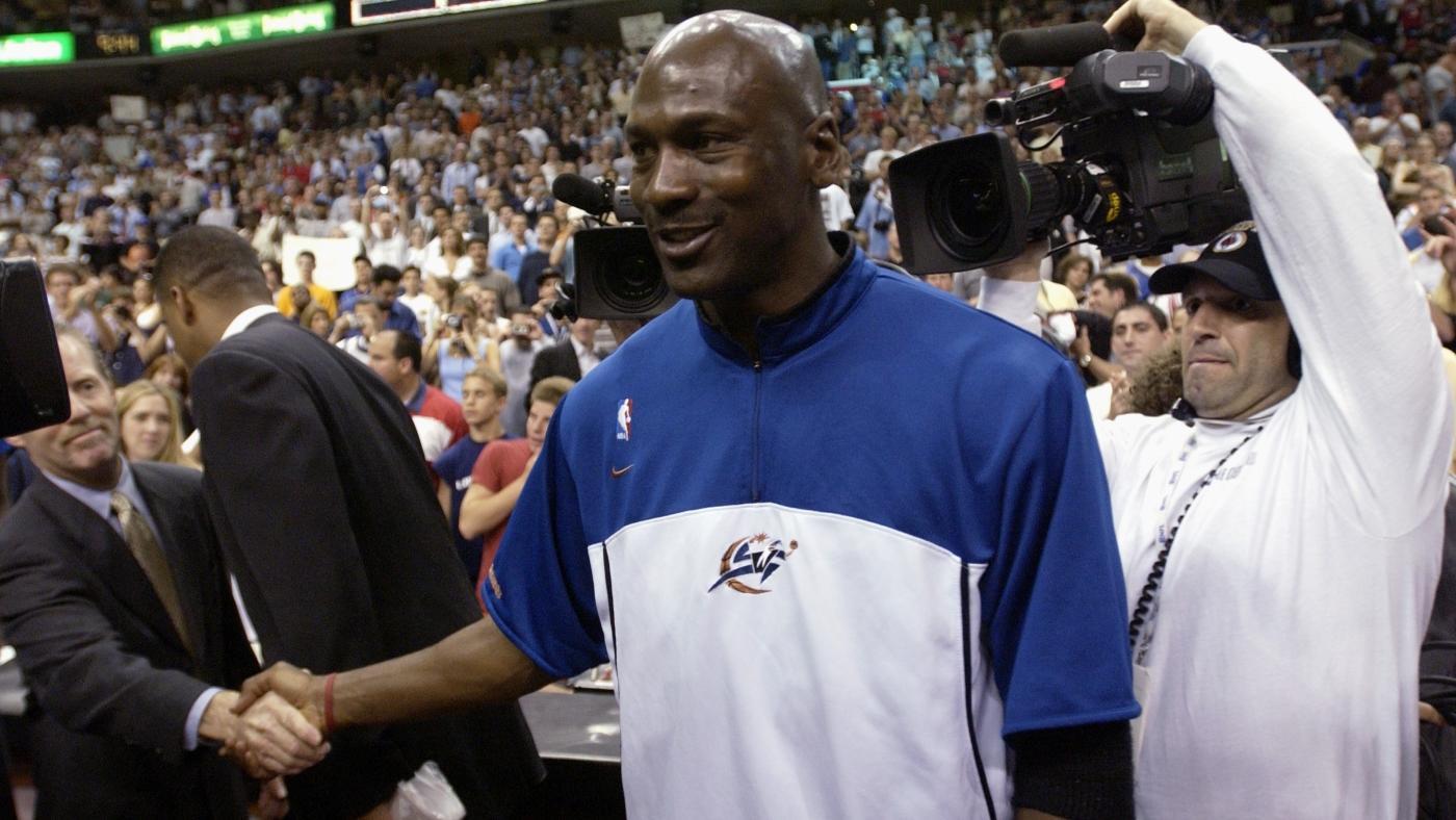 
                        Michael Jordan Wizards shooting shirt from final career game sold for privately for $900,000
                    
