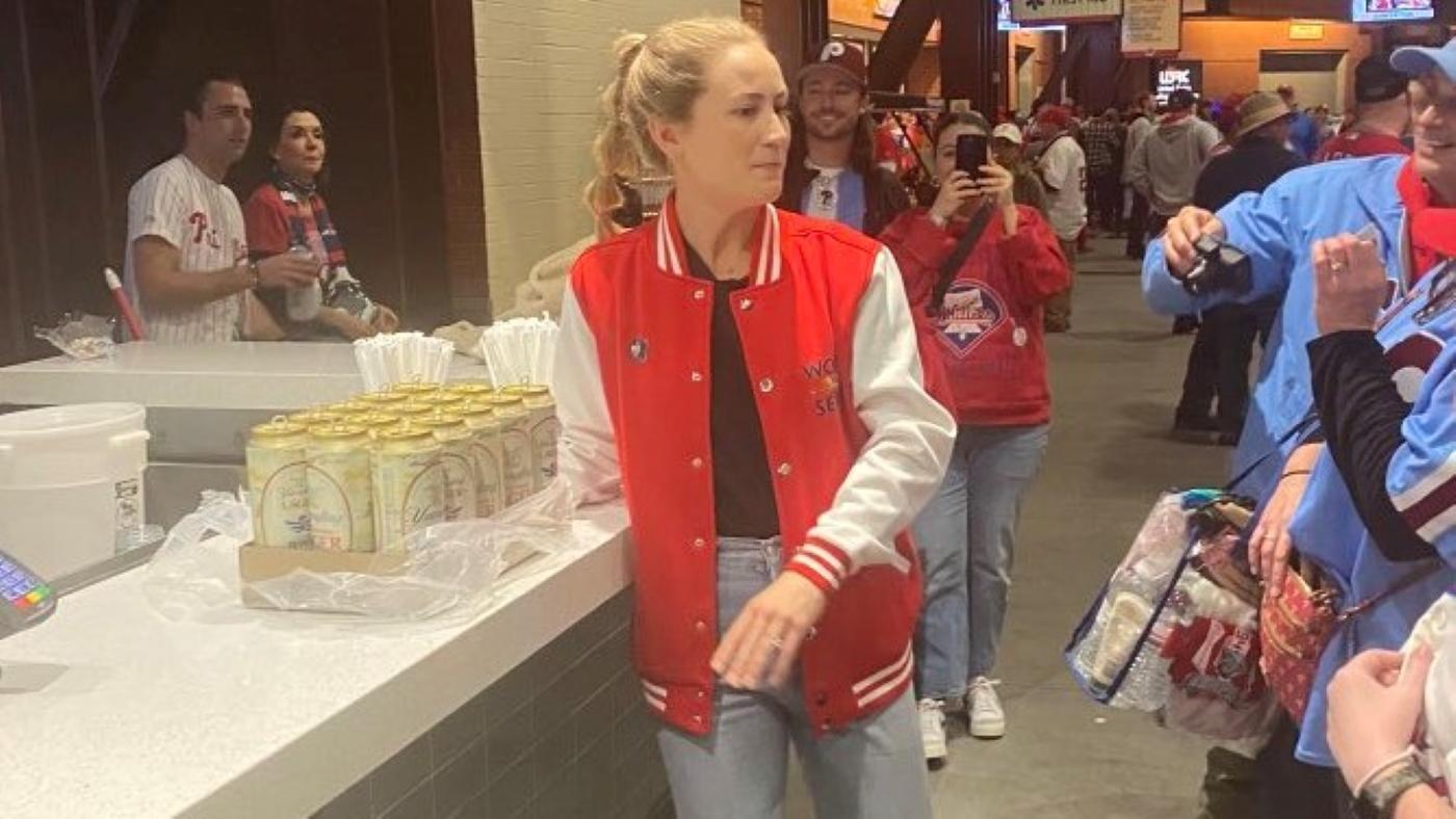 LOOK: Jayme Hoskins, wife of Phillies first baseman Rhys Hoskins, buys fans beer at Game 3 of the World Series