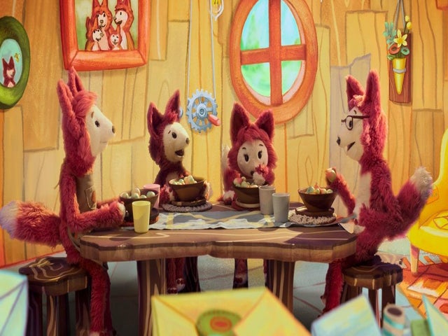 'Slumberkins' Stars Pamela Adlon and Jason Ritter Lead Their Fox Family Home in Exclusive Jim Henson Company Series Premiere Clip