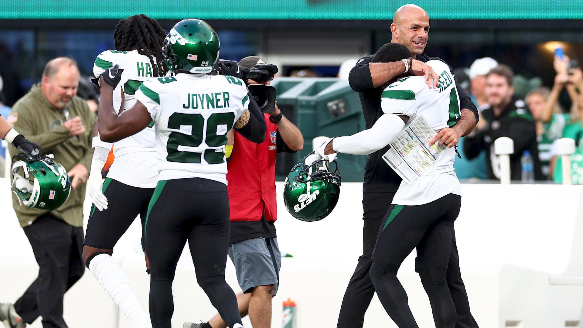 Jets mock Bills' new stadium renderings on social media following upset win