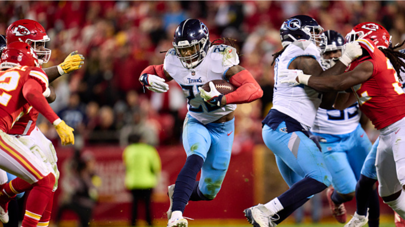 Titans' Derrick Henry breaks Hall of Fame running back Earl Campbell's longtime franchise record