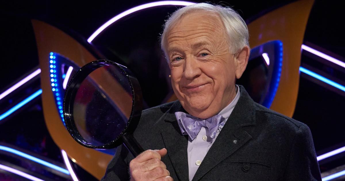 'The Masked Singer' Pays Emotional Tribute to Leslie Jordan During His ...