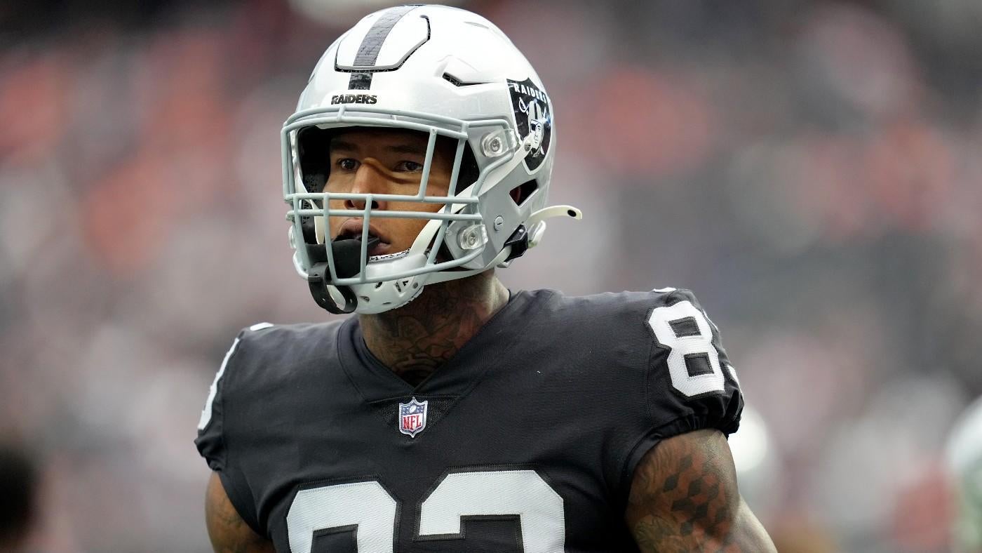 Raiders' Darren Waller, Hunter Renfrow to be placed on injured reserve, miss at least four games, per report