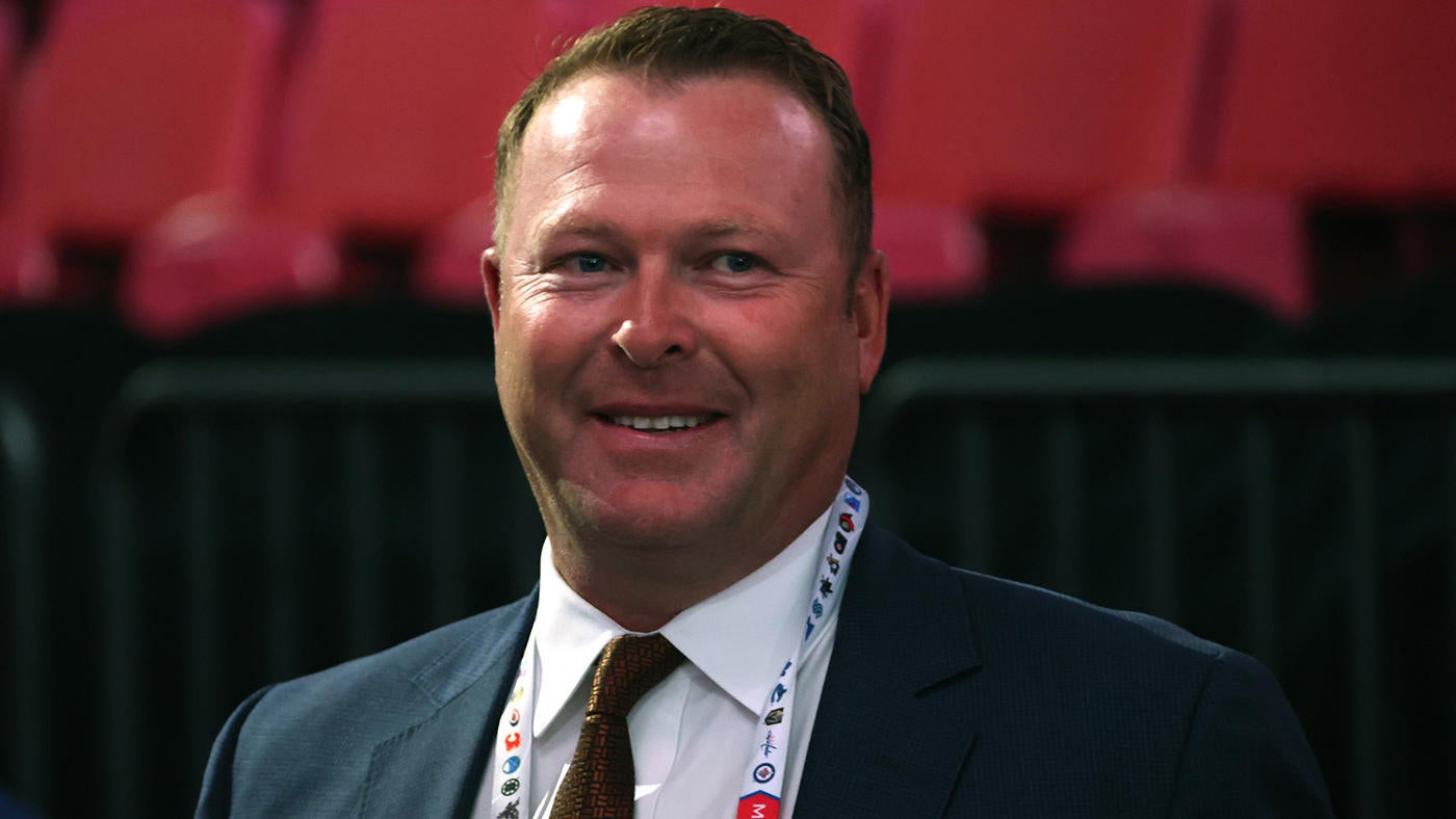 
                        Devils name Martin Brodeur executive vice president of hockey operations
                    