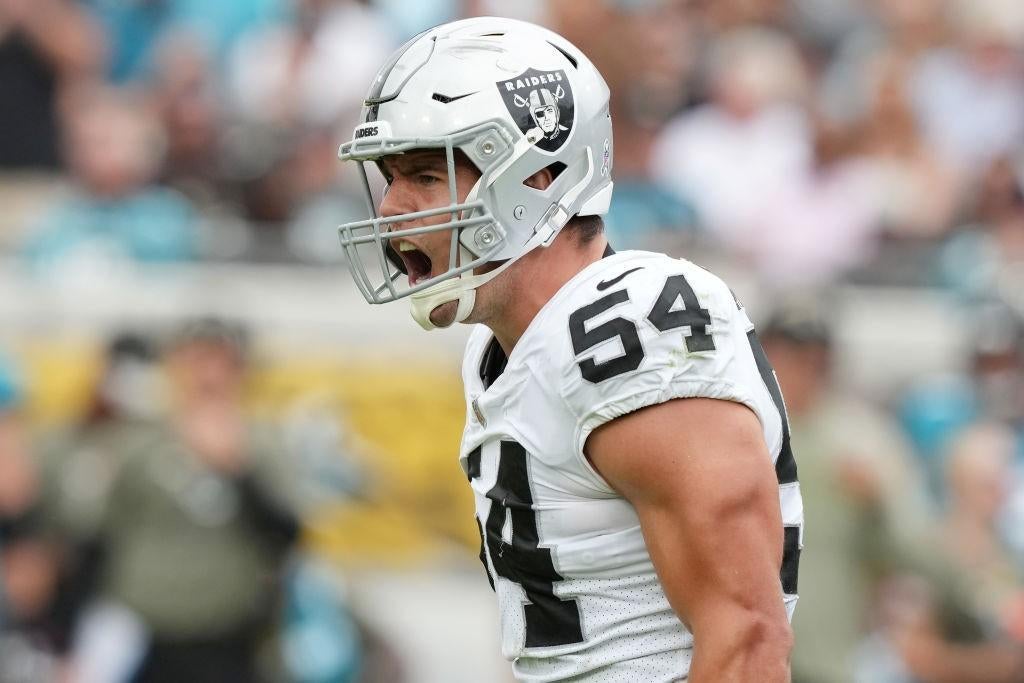 Raiders hit by shocking retirement after LB Blake Martinez decides to call it quits halfway through the season