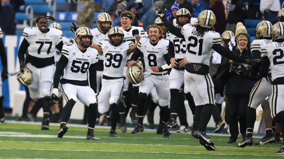 COLLEGE FOOTBALL: NOV 12 Vanderbilt at Kentucky