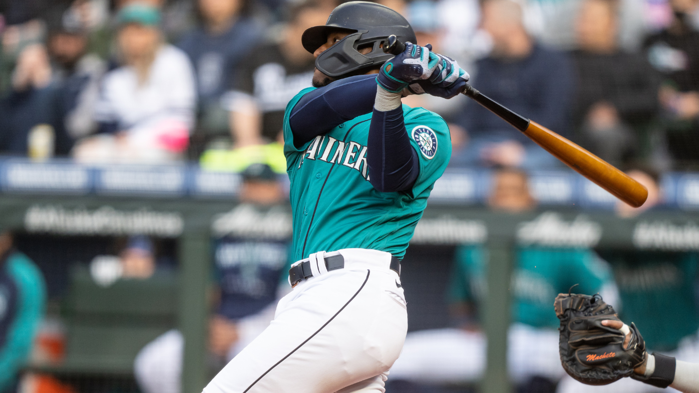 Kyle Lewis trade: Mariners send former Rookie of the Year to Diamondbacks for Cooper Hummel