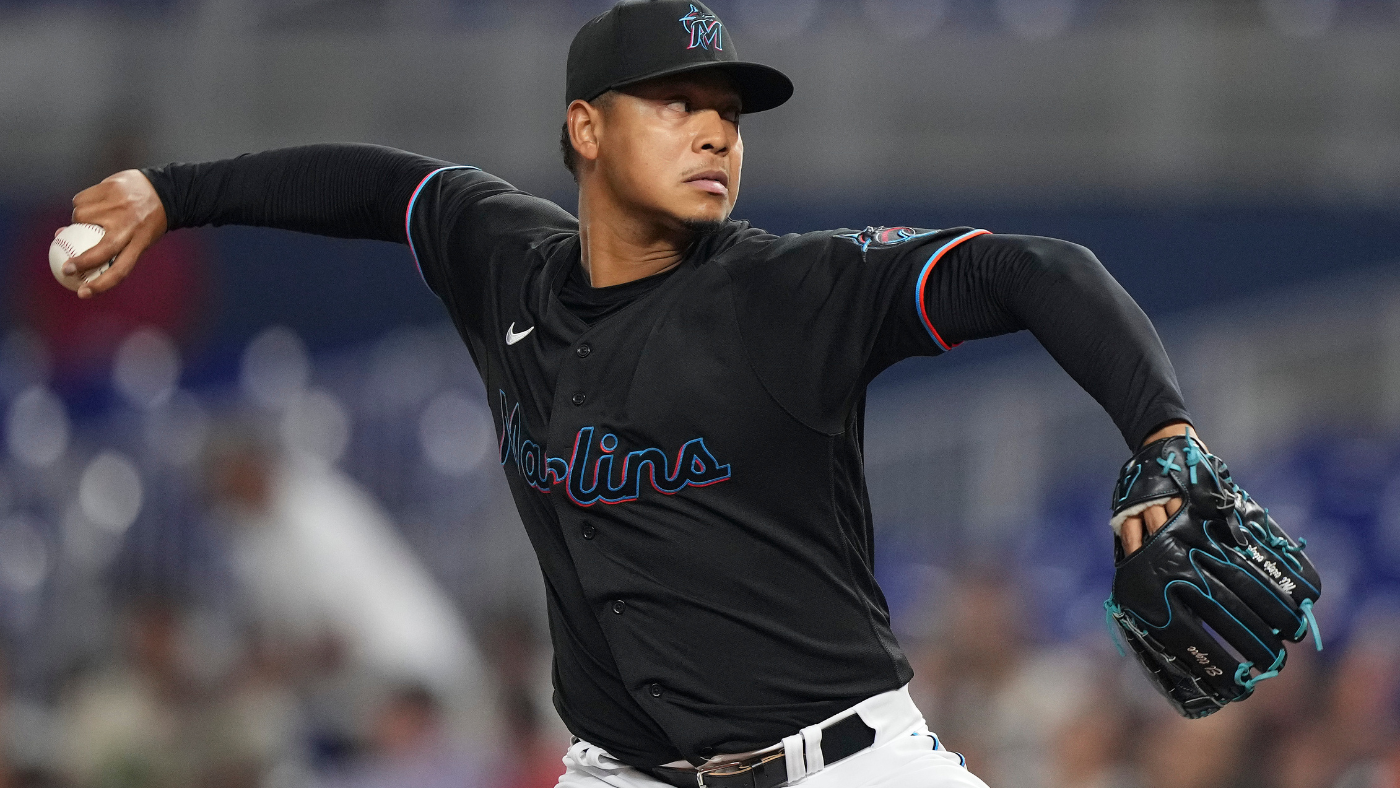 Mets acquire Elieser Hernández and Jeff Brigham from Marlins to add pitching depth