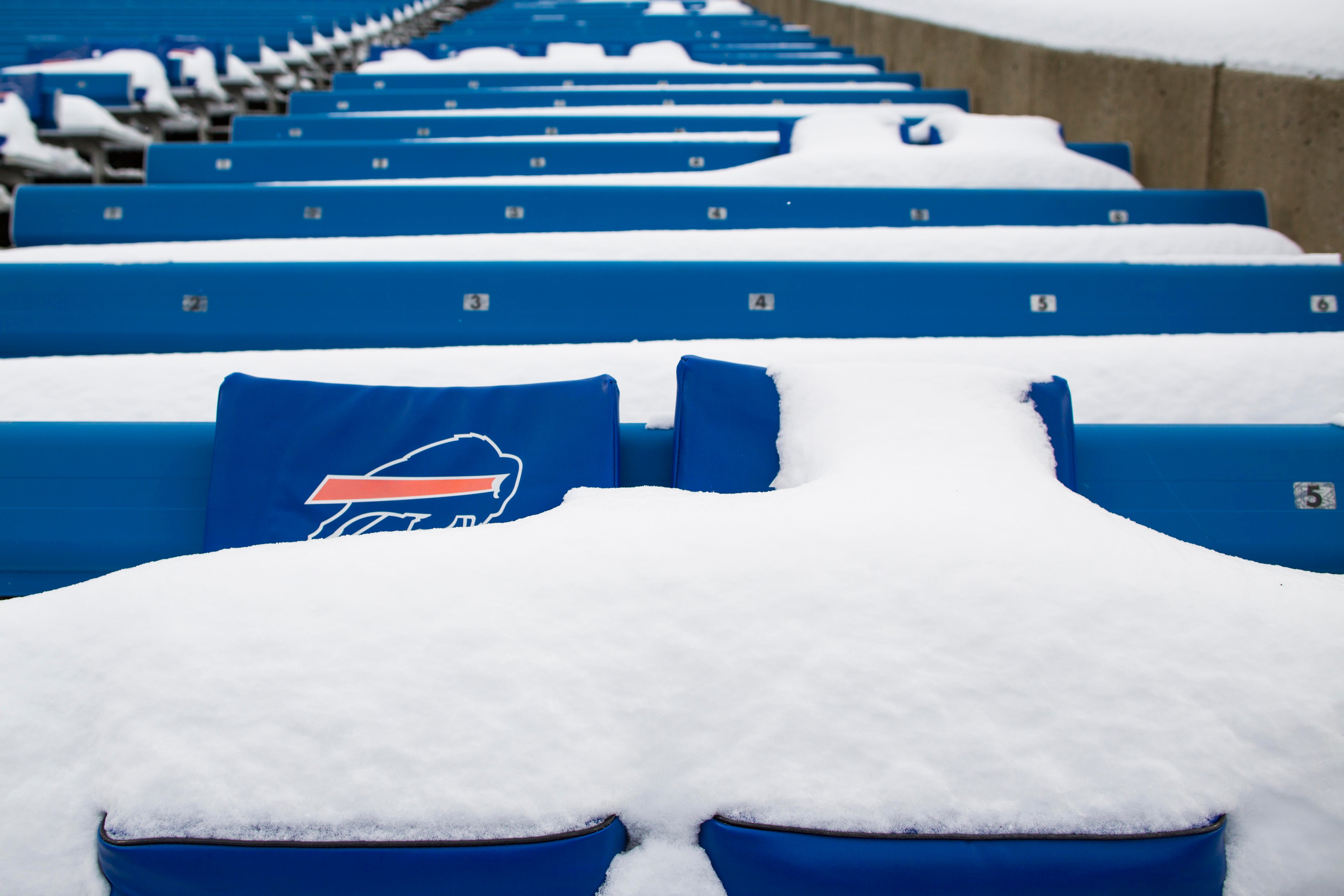 Bills-Browns blizzard game: Buffalo boards flight to Detroit hours after airport reopens