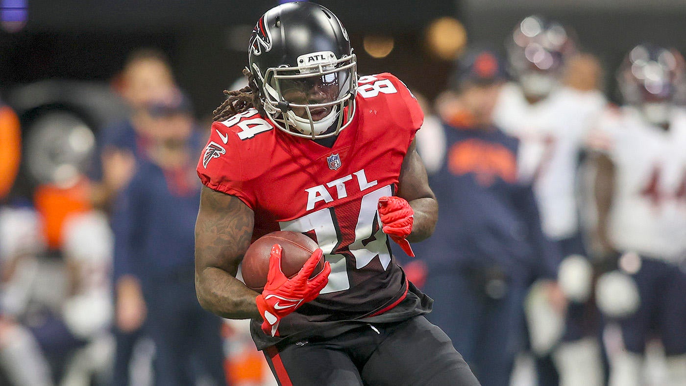 Falcons' Cordarrelle Patterson breaks NFL record with ninth career kickoff return for touchdown