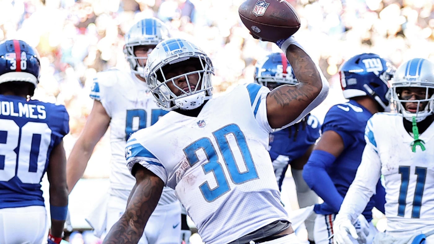Jamaal Williams of the Detroit Lions runs the ball against the