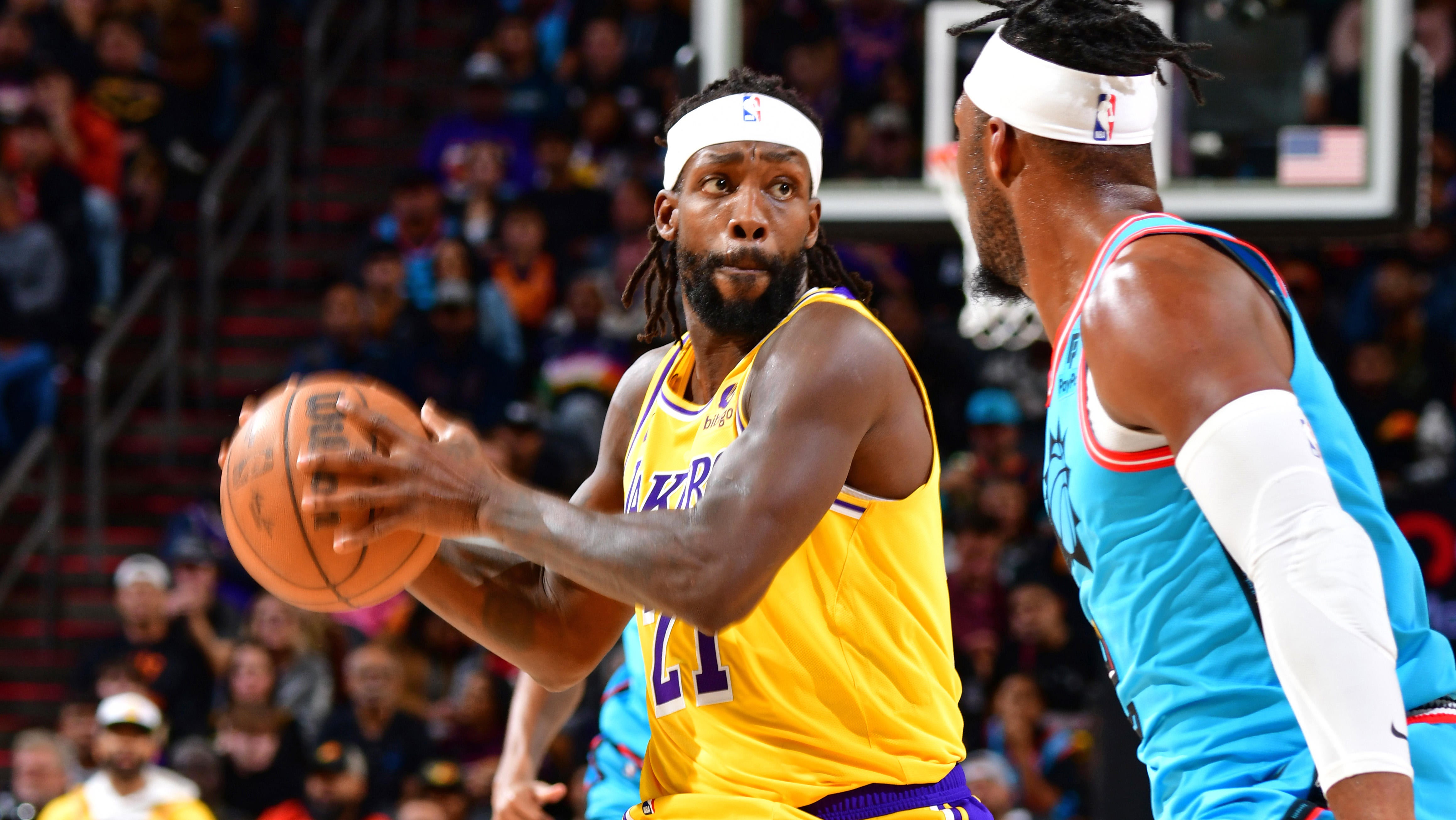 WATCH: Lakers' Patrick Beverley ejected vs. Suns after absolutely leveling Deandre Ayton in the back