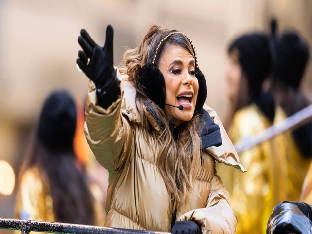 Paula Abdul's Macy's Parade Performance Is Sending Twitter Into a Spiral
