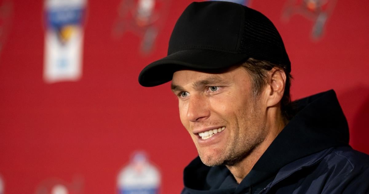 Yahoo Sports on X: Tom Brady coming to a TV Screen near youas an  analyst? The GOAT will join Fox Sports as lead NFL analyst when he finally  decides to hang up