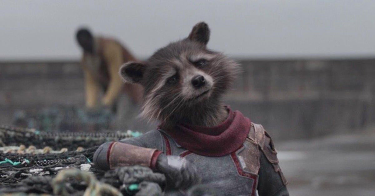 rocket-raccoon-gets-bucky-winter-soldier-arm-christmas-present-holiday-special