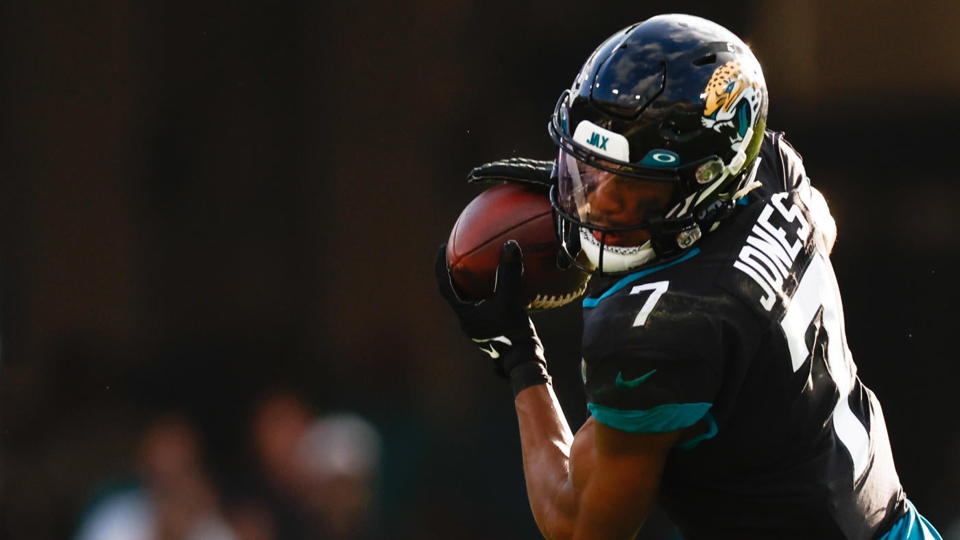 Jaguars' Zay Jones, fresh off a strong Week 1, emerging as one of Trevor Lawrence's most reliable weapons
