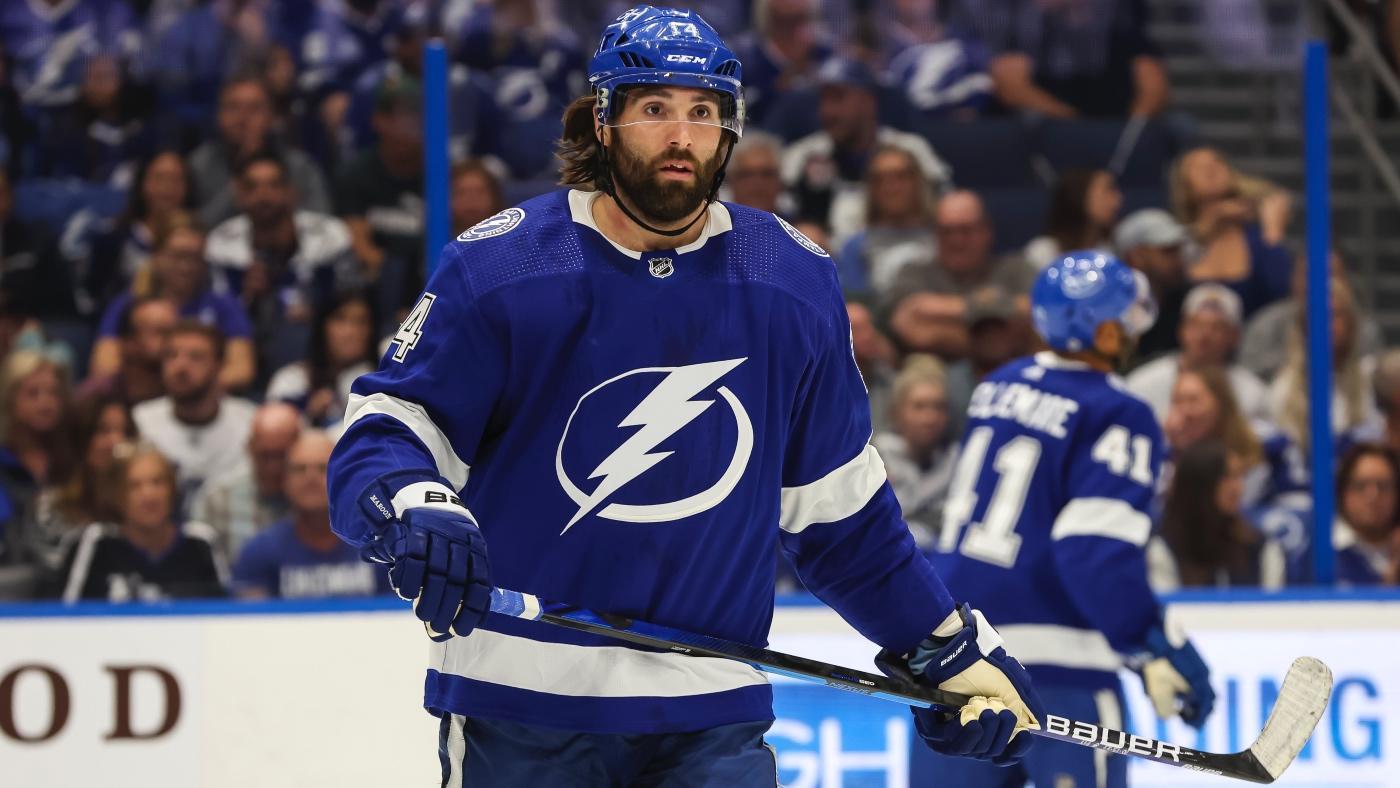 Lightning's Pat Maroon donates to mental health charity after Bruins broadcaster comments about his weight