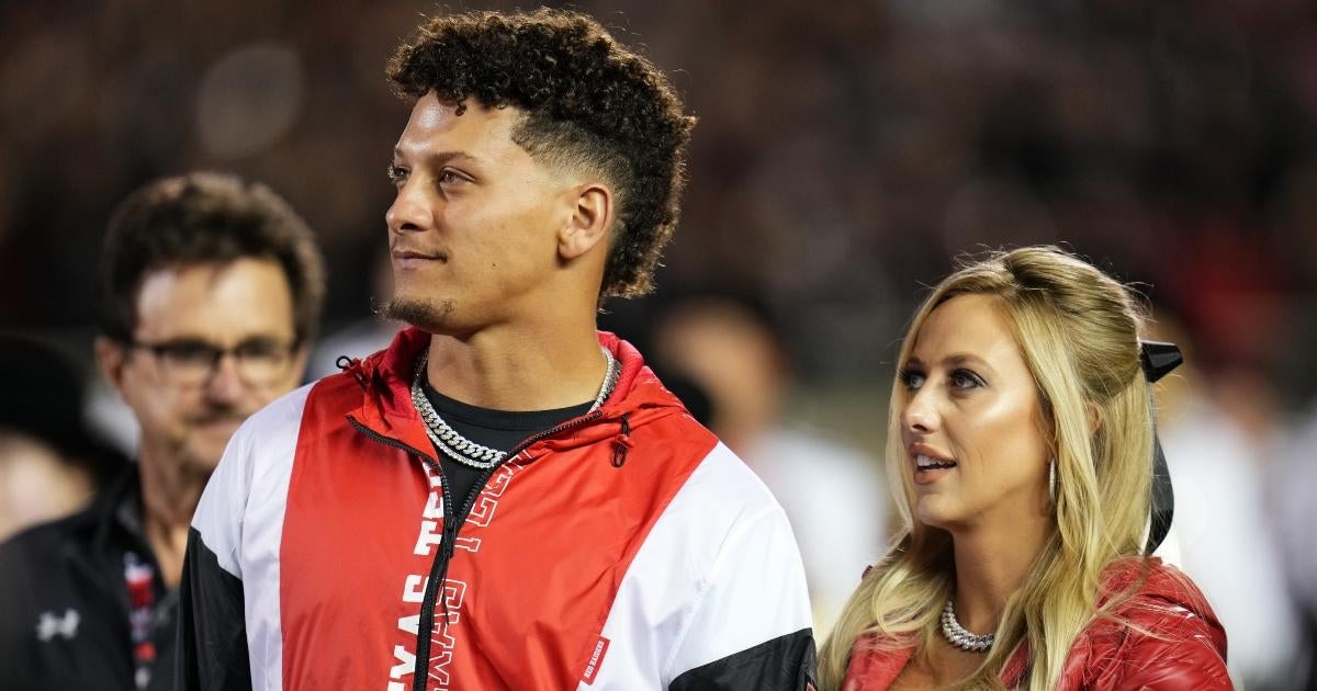 Brittany Mahomes Shares First Photo Of Her And Patrick Mahomes' Baby ...