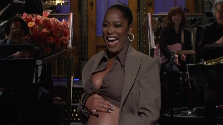 Keke Palmer Pregnant, Reveals Baby Bump in 'SNL' Monologue