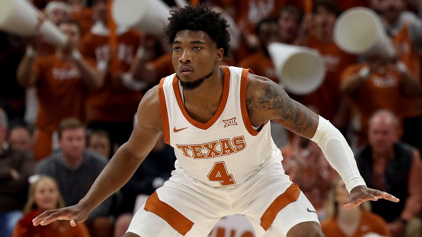 
                        Texas vs. Illinois prediction, odds, line: 2022 college basketball picks, Dec. 6 best bets from proven model
                    