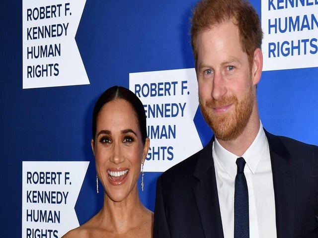 Meghan Markle and Prince Harry Chatted up Beloved Country Star at Ellen DeGeneres' Vow Renewal