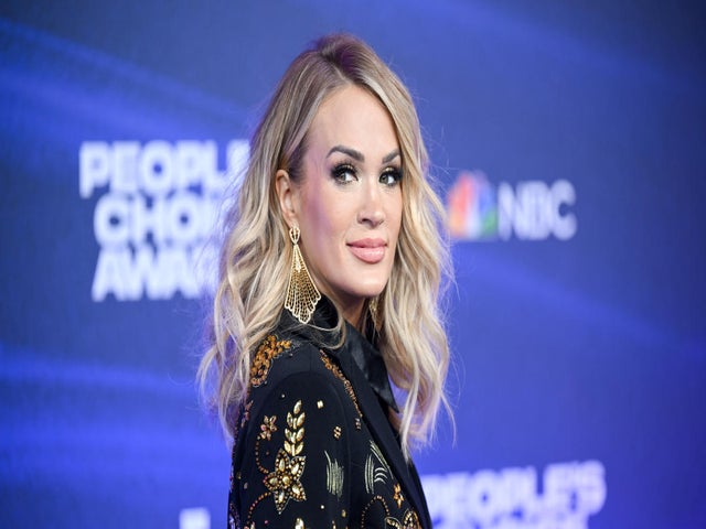 Carrie Underwood and Sisters Get Matching Tattoos With Their 74-Year-Old Mom