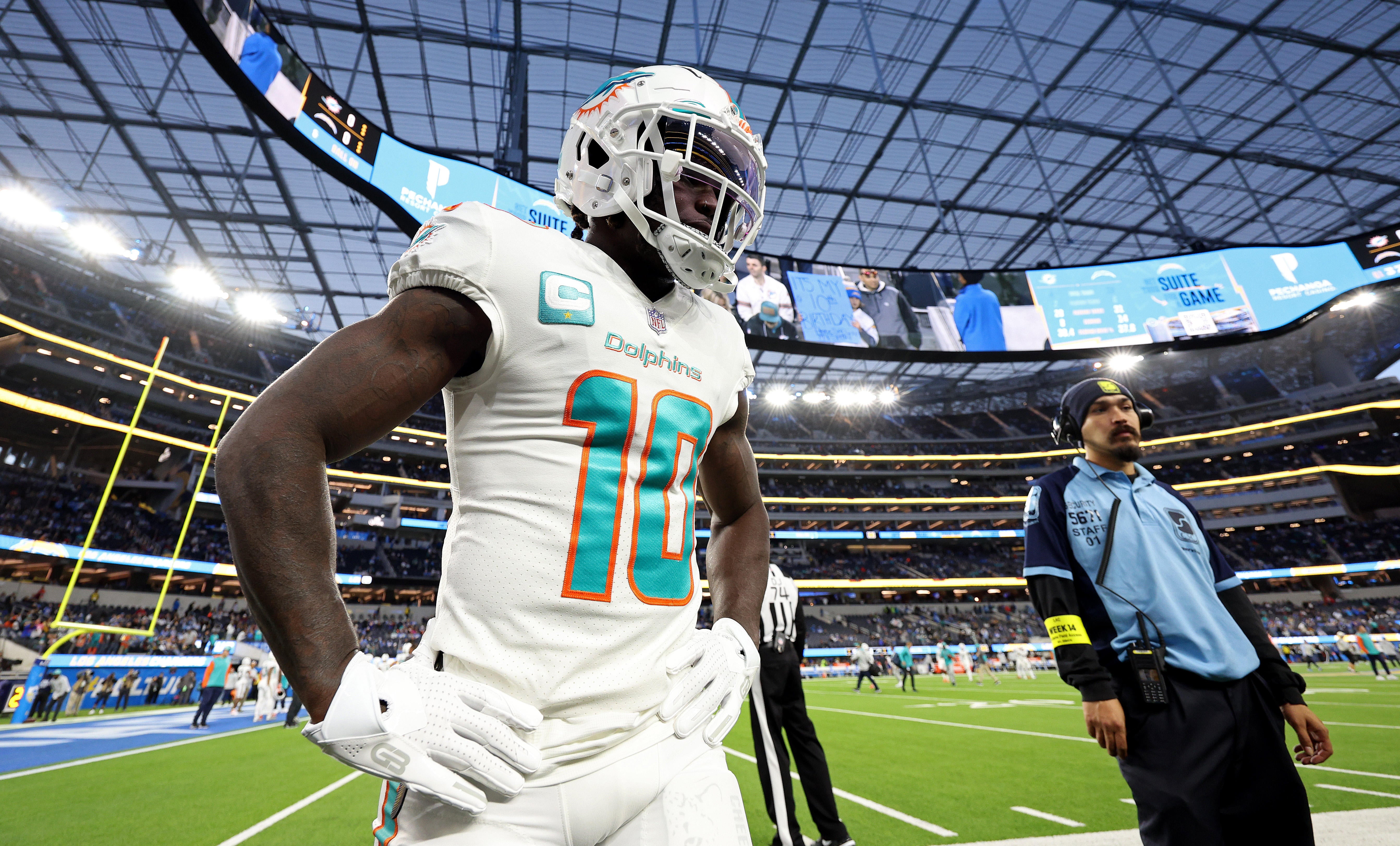 Dolphins' Tyreek Hill breaks Mark Clayton's single-season receiving yards franchise record