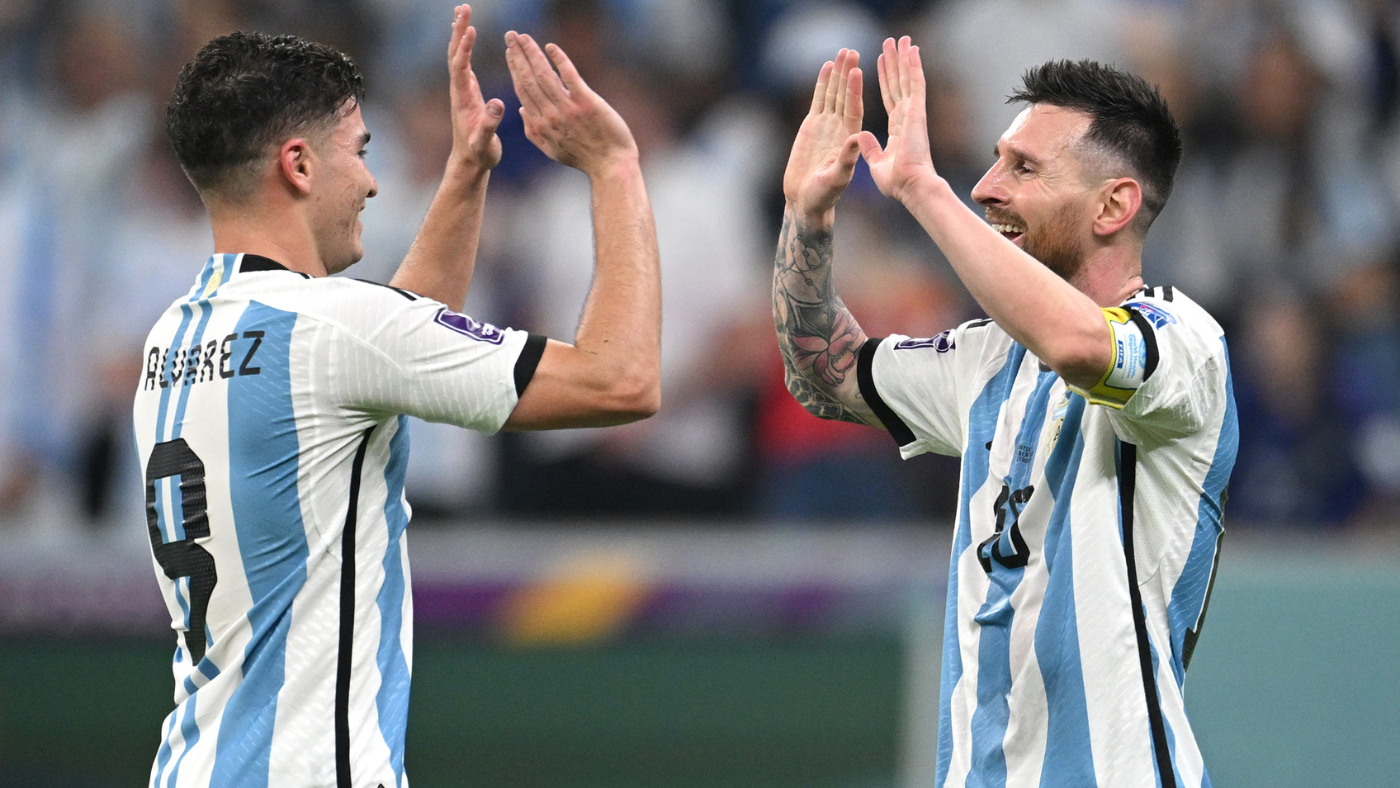 Piala Dunia 2022: Lionel Messi akhirnya memiliki rekan penyerang yang sempurna untuk berkembang bagi Argentina di Julian Alvarez