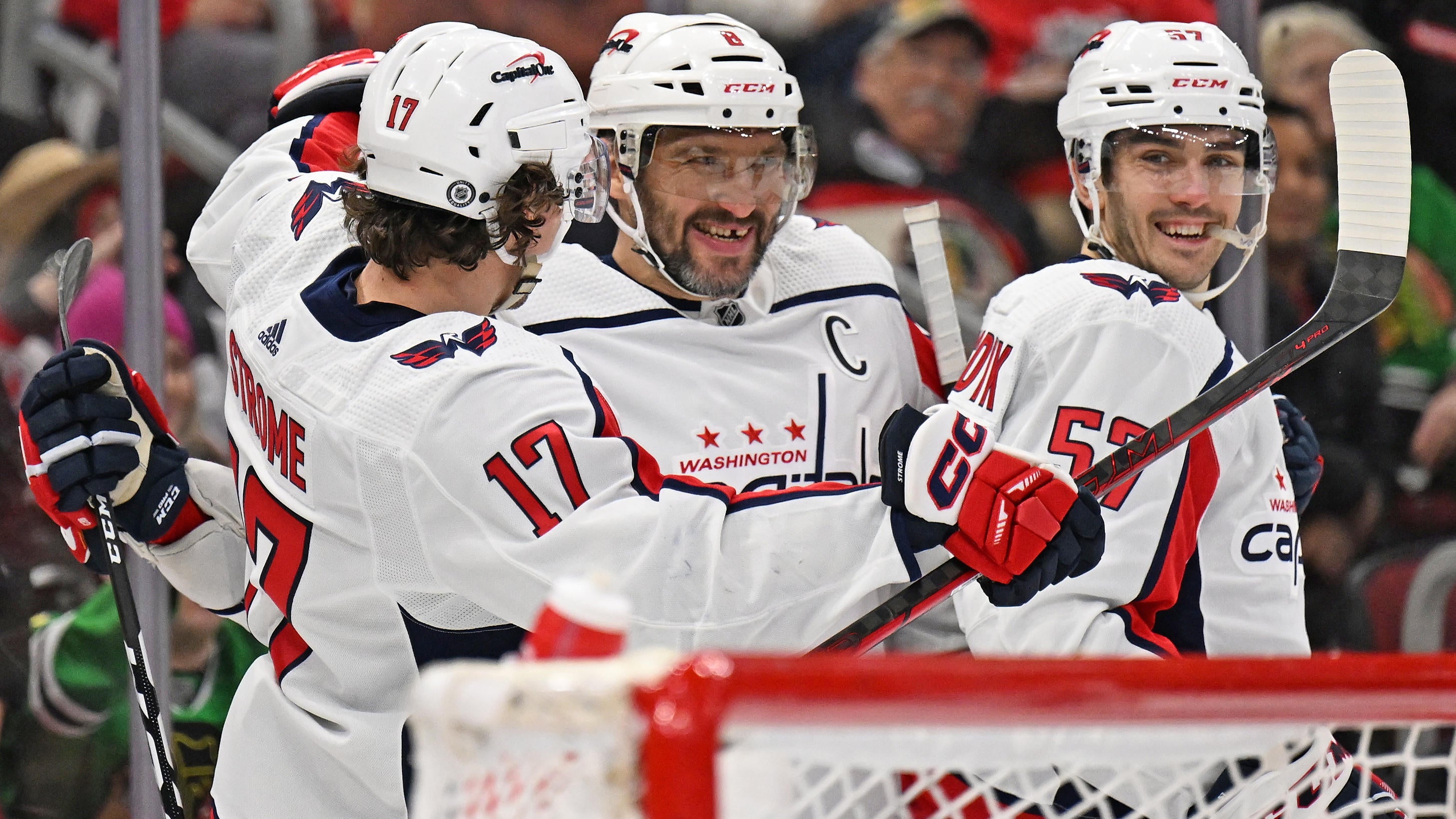 Alex Ovechkin scores 800th career goal in hat trick vs. Chicago; joins Wayne Gretzky, Gordie Howe in 800 club