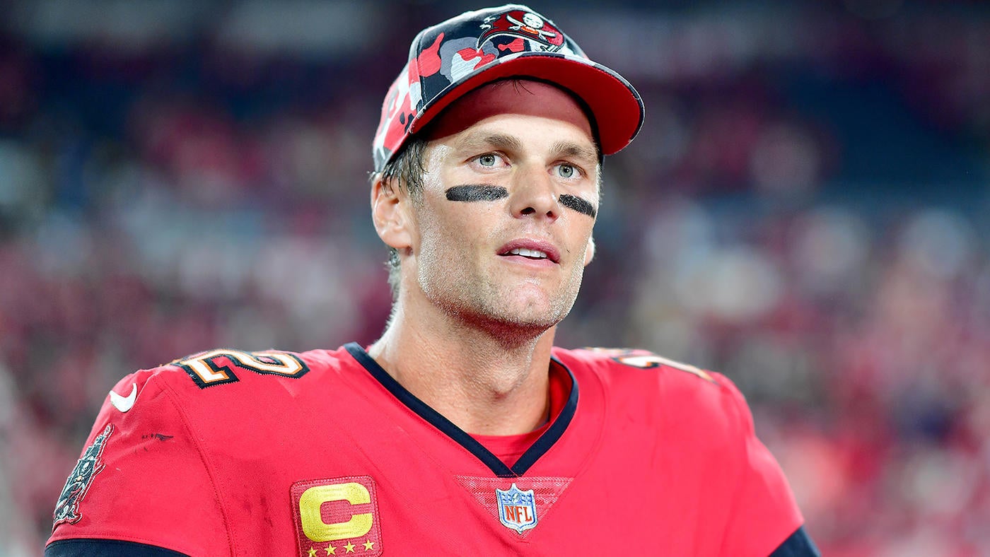 10 questions for stretch run of NFL regular season: Tom Brady to extend playoff streak? Miami to salvage year?