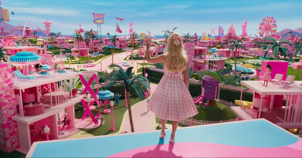 Barbie Star Margot Robbie Takes Fans On Barbie Dreamhouse Tour