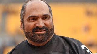 Steelers Officially Retire Franco Harris' #32 Jersey In Halftime